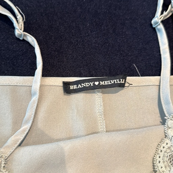 Brandy Melville crop top - Picture 3 of 4